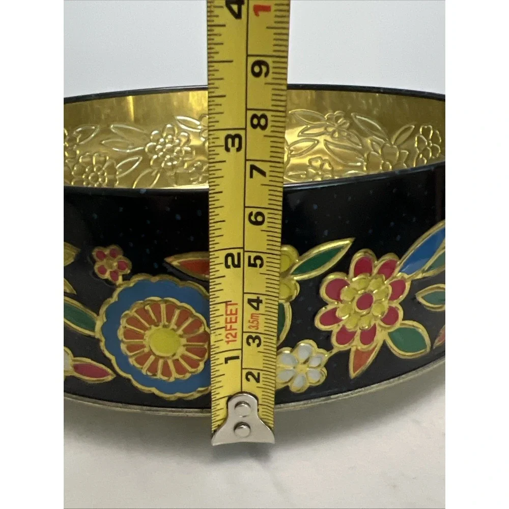 Vtg Daher Embossed Floral Decorative Round Tin‎